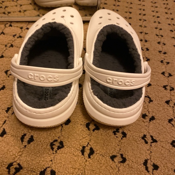 Crocs original slide on with fur inside - Picture 2 of 5